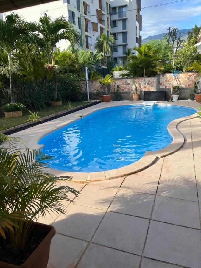 Studio Cosy Avec Piscine Dans Une Villa Saint-Denis Exteriör bild