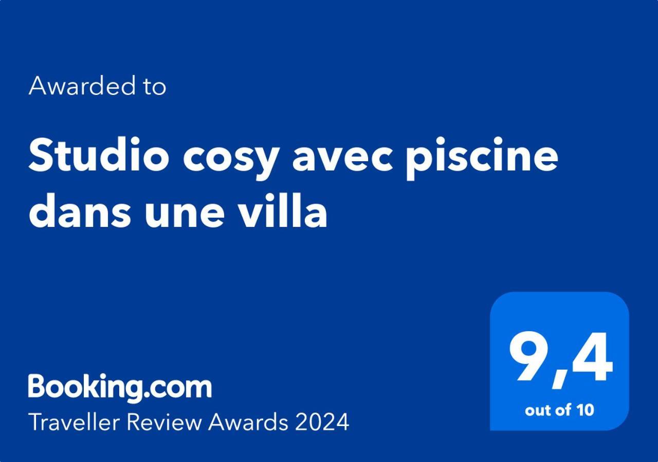 Studio Cosy Avec Piscine Dans Une Villa Saint-Denis Exteriör bild