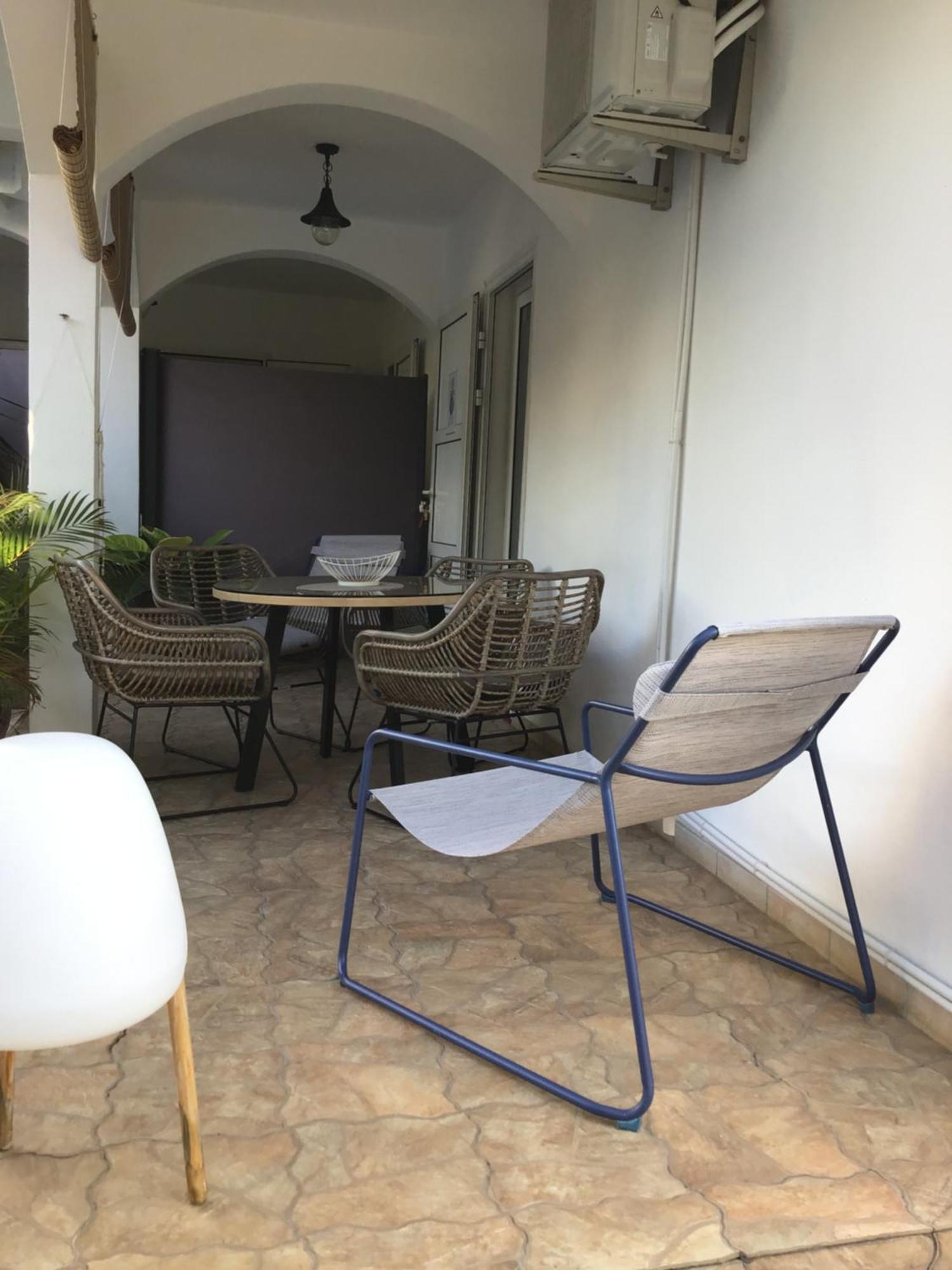 Studio Cosy Avec Piscine Dans Une Villa Saint-Denis Exteriör bild