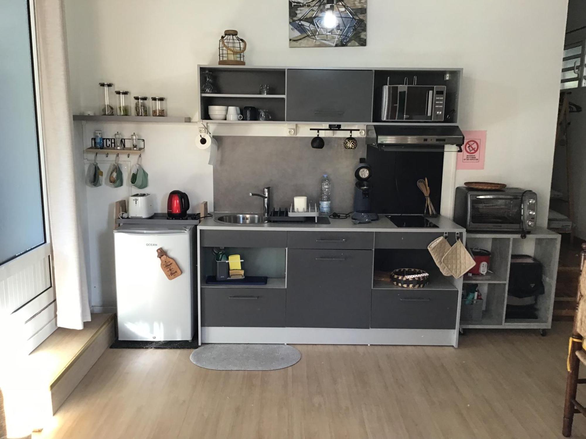 Studio Cosy Avec Piscine Dans Une Villa Saint-Denis Exteriör bild